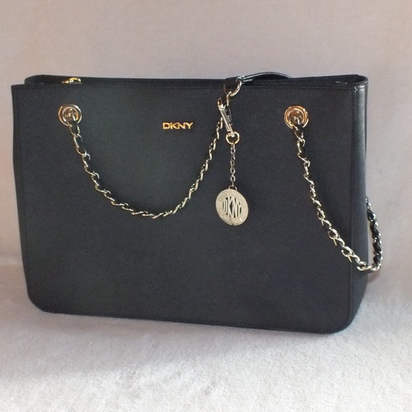 DKNY Handbags - DKNY Navy Purse